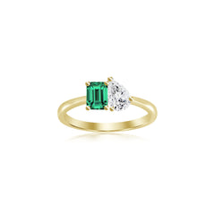Emerald and Diamond Toi et Moi Engagement Ring in Yellow Gold
